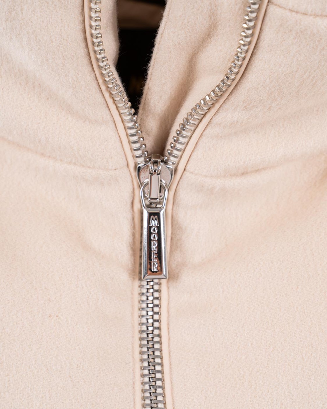 shop MOORER  Giaccone: MooRER cappotto "Soraya".
Chiusura a zip con doppio cursore.
Collo alto.
Linea a trapezio.
Composizione: 90% LANA, 10% CASHMERE.
Made in Italy.. SORAYA LE-V3062 number 5076072